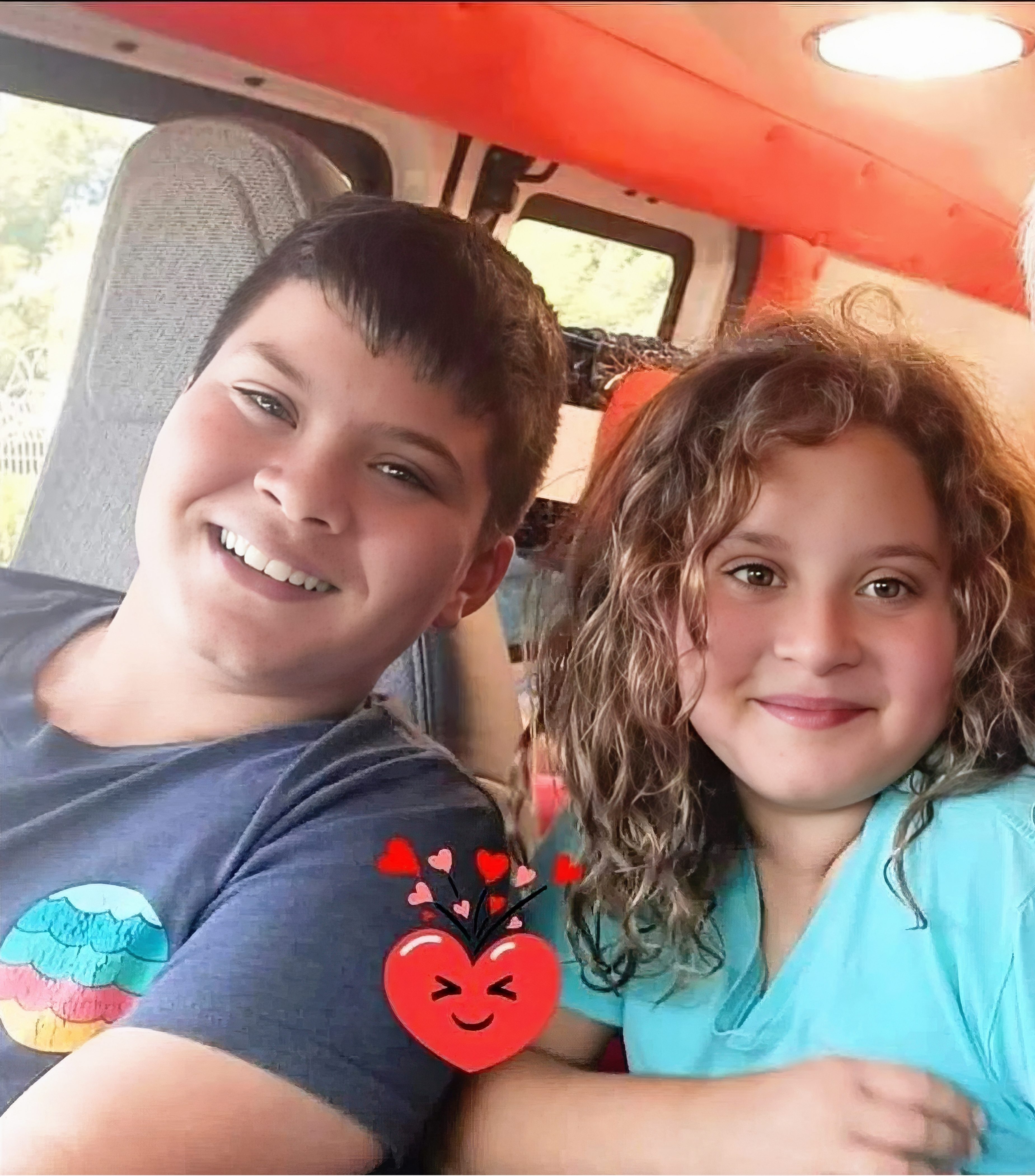 Liel and Yanai Hetzroni smiling together